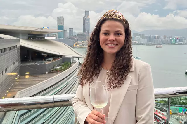 Deutsche Weinkönigin Katrin Lang besucht die Riesling Weeks in Hongkong.