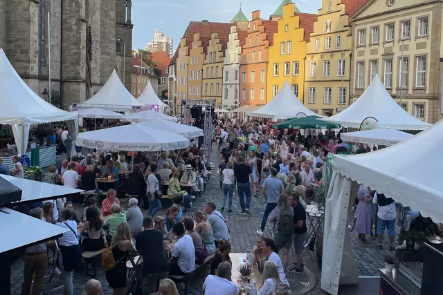 Momentaufnahme auf die belebten Weintage des Weinfachhandels in Osnabrück.