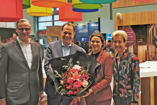 Wolfram N. Diener, Vorsitzender der Geschäftsführung der Messe Düsseldorf,  Dr. Stephan Keller, Oberbürgermeister Düsseldorf, Katrin Lang, Deutsche Weinkönigin, Monika Reule, Geschäftsführerin DWI (v.l.n.r.)