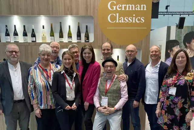 German Wine Professionals (GWP) am ProWein-Stand des DWI. GWP'ler sind Experten mit außergewöhnlich hohem Fachwissen über die 13 deutschen Anbaugebiete und deren Weine. Infos und Kontakt:  deutscheweine.de/intern/seminare/german-wine-professionals/