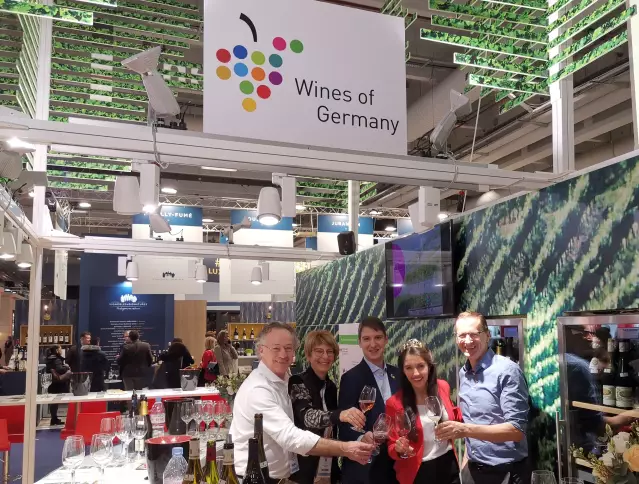 Vinexpo, Paris 2020: Alain Jacobs, Wines of Germany Belgien/Niederlande; Ulrike Bahm, DWI, Mark Almert, world's best sommelier 2019; Carolin Hillenbrand, German wine princess 2019/20; Steffen Schindler, DWI.